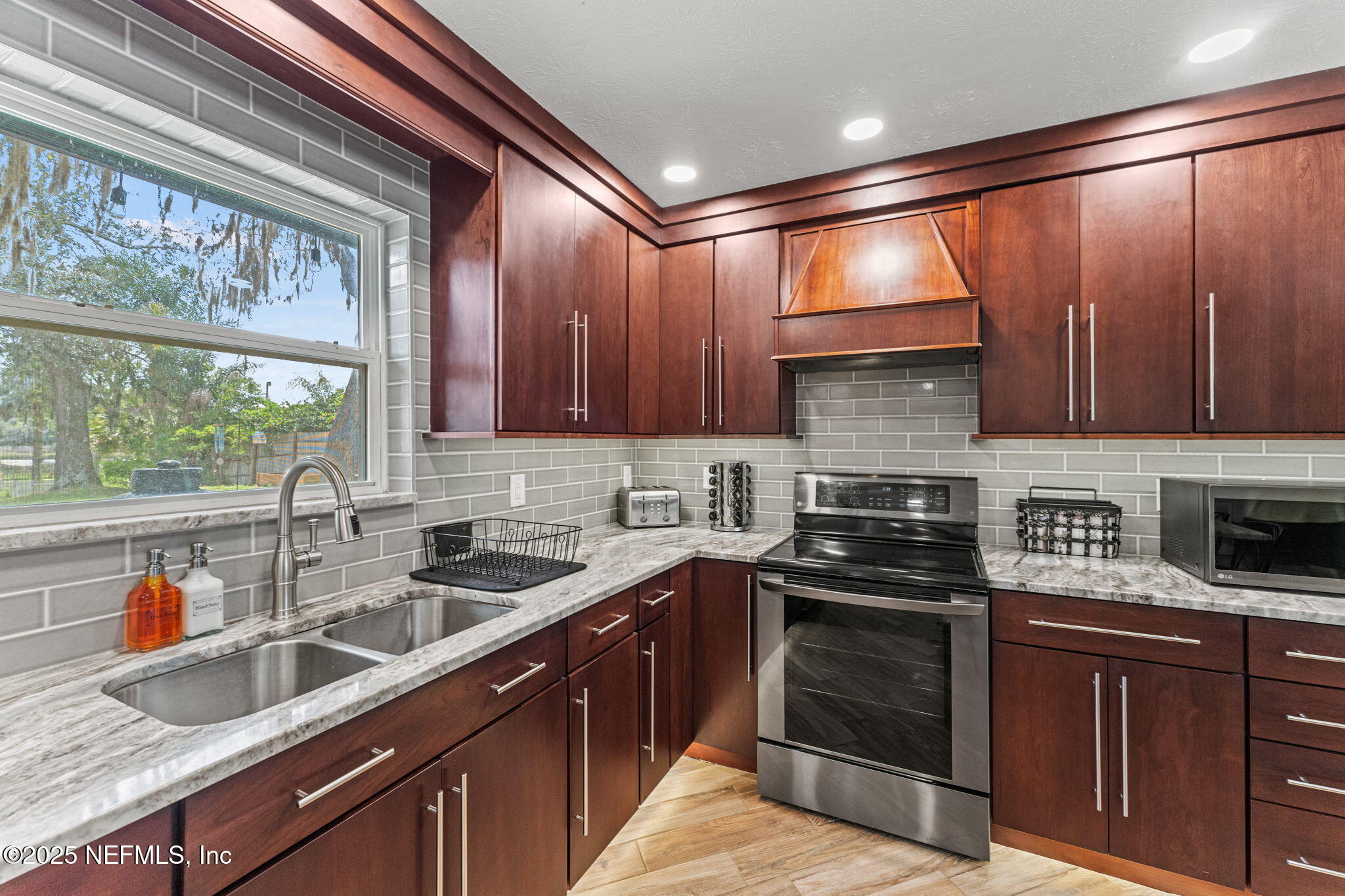 256 Baisden Road Jacksonville, FL 32218 - Photo 13 of 38 256 Baisden Rd