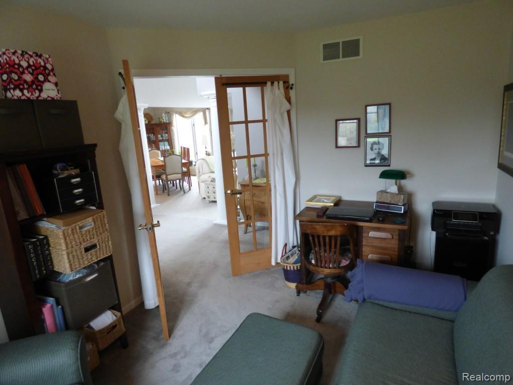 5285 West Ellsworth Road Ann Arbor, MI 48103 - Photo 5 of 36 P1120147.jpg
