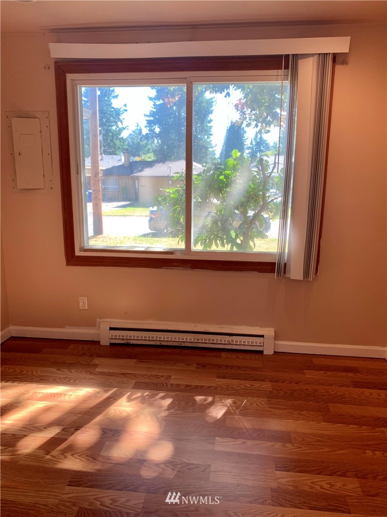 755 Queen Avenue Northeast Renton, WA 98056 - Photo 12 of 15