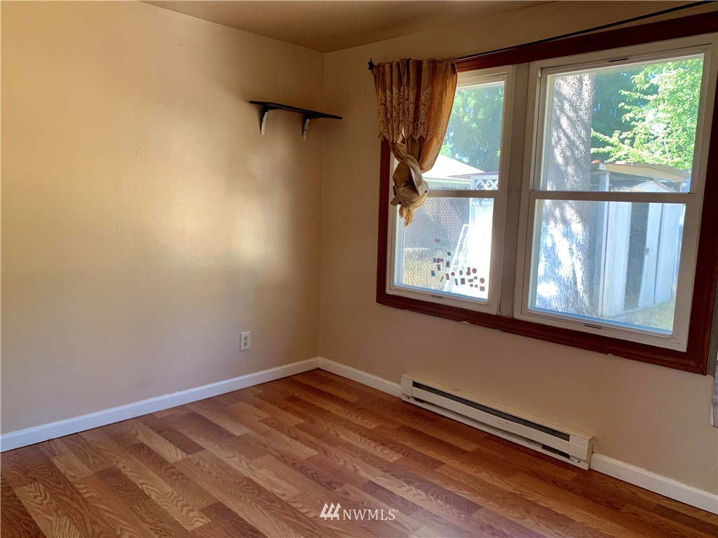 755 Queen Avenue Northeast Renton, WA 98056 - Photo 8 of 15