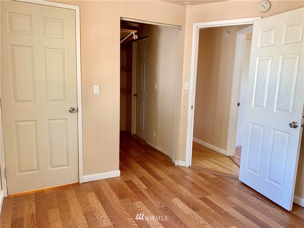 755 Queen Avenue Northeast Renton, WA 98056 - Photo 9 of 15