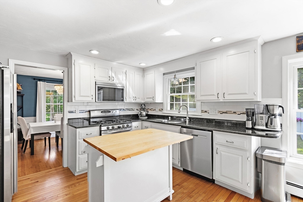 1 Castle Road Medway, MA 02053 - Photo 11 of 37