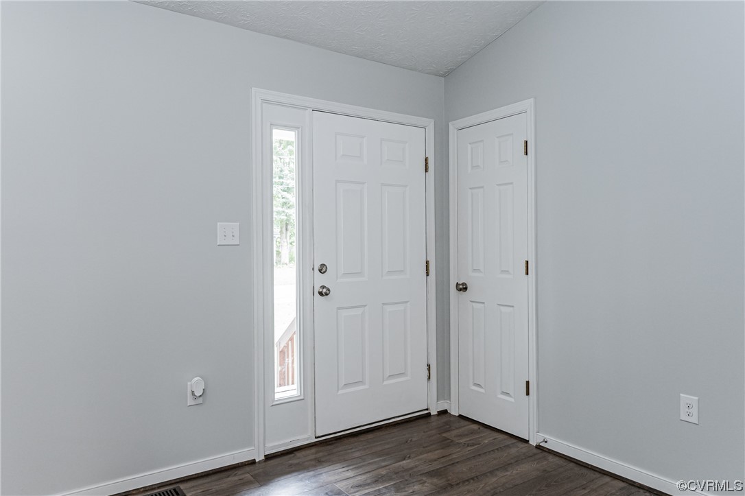 6720 Lakemont Road Quinton, VA 23141 - Photo 5 of 49 Gallery Image 5