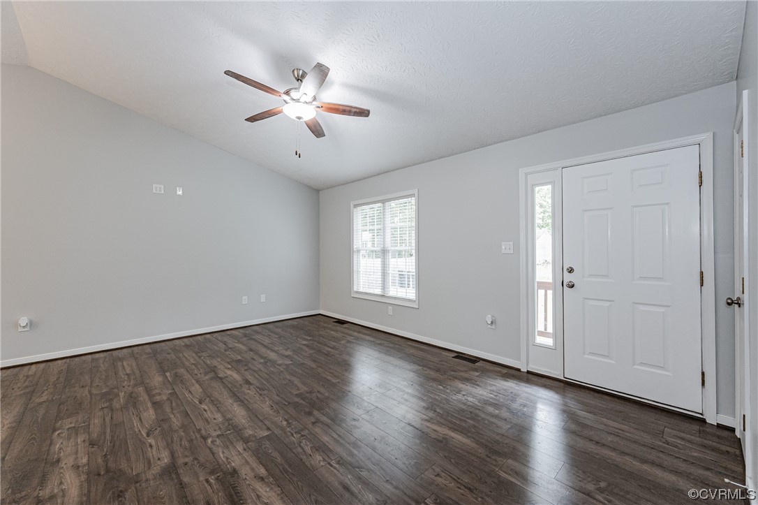 6720 Lakemont Road Quinton, VA 23141 - Photo 6 of 49 Gallery Image 6