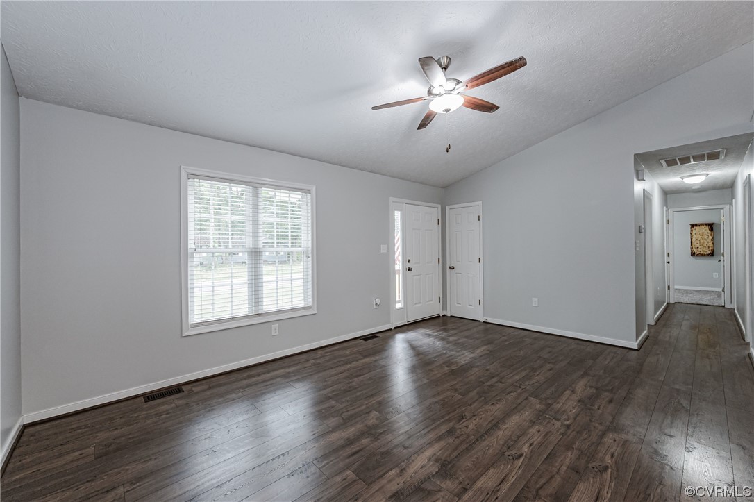 6720 Lakemont Road Quinton, VA 23141 - Photo 7 of 49 Gallery Image 7