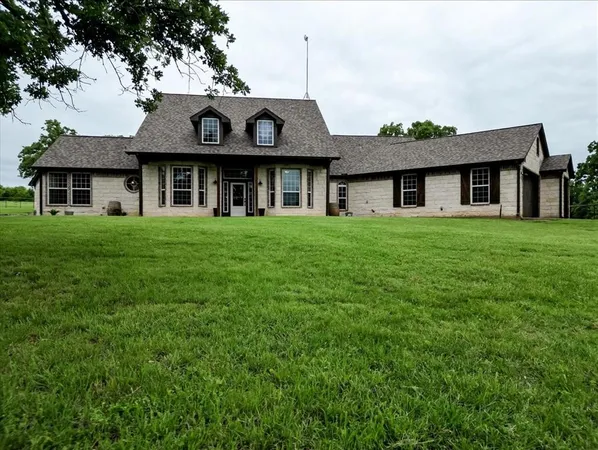 $1,525,000 | 318 East Lone Star Road, Poolville, TX 76487