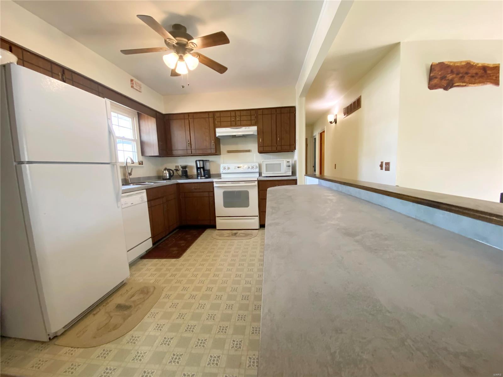 1021 Rutledge Drive Belleville, IL 62221 - Photo 13 of 45