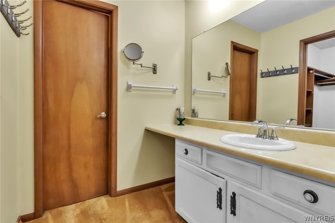 229 Robin Road Amherst, NY 14228 - Photo 23 of 42