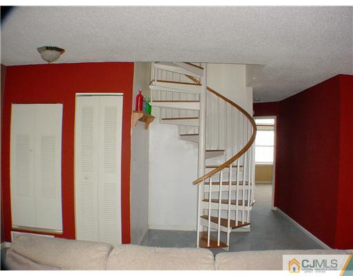 635 Edpas Road New Brunswick, NJ 08901 - Photo 4 of 10 a view of entryway