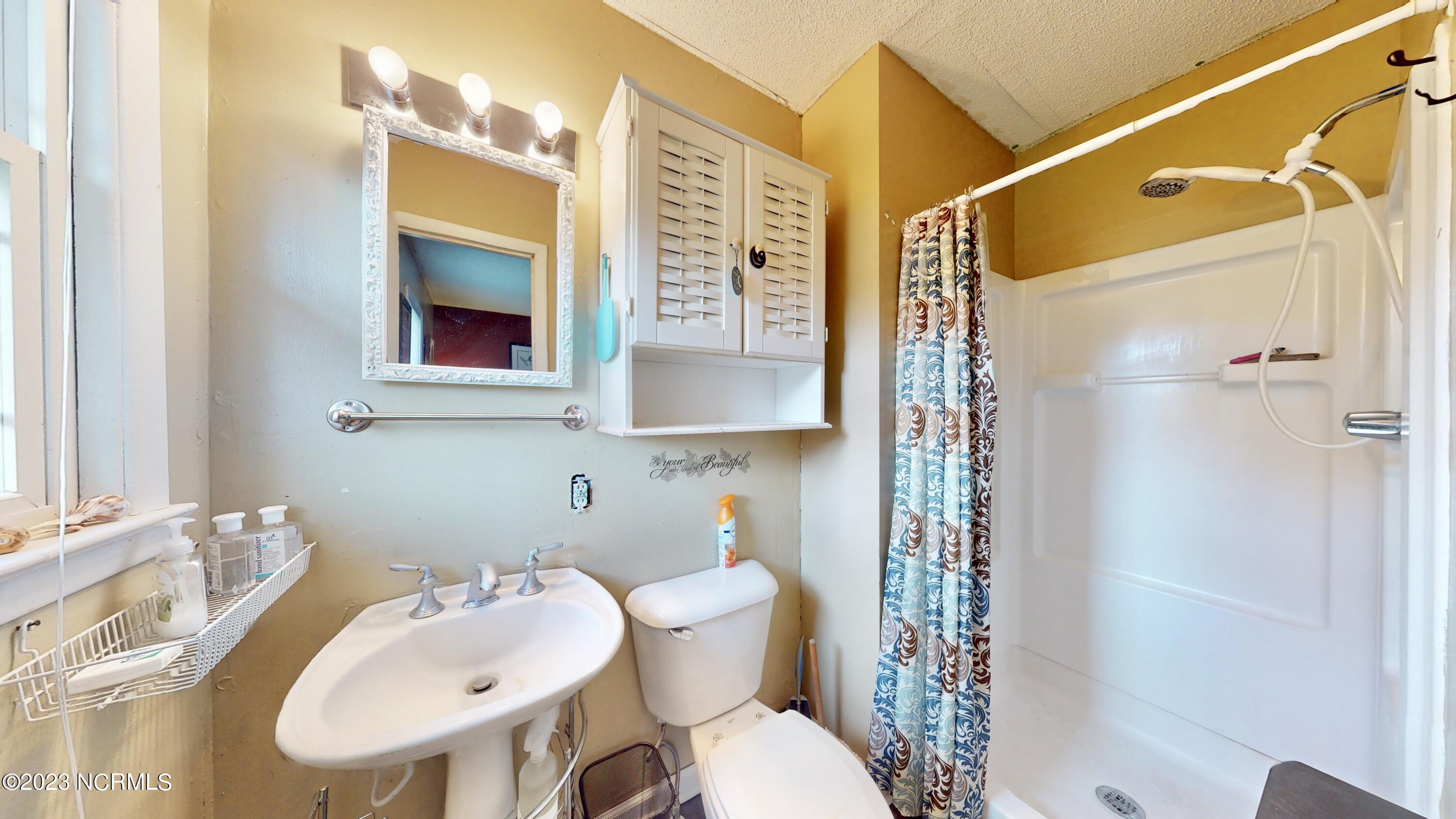 315 Tall Pine Road Havelock, NC 28532 - Photo 14 of 28 315-Tallpine-Rd-08292023_073439