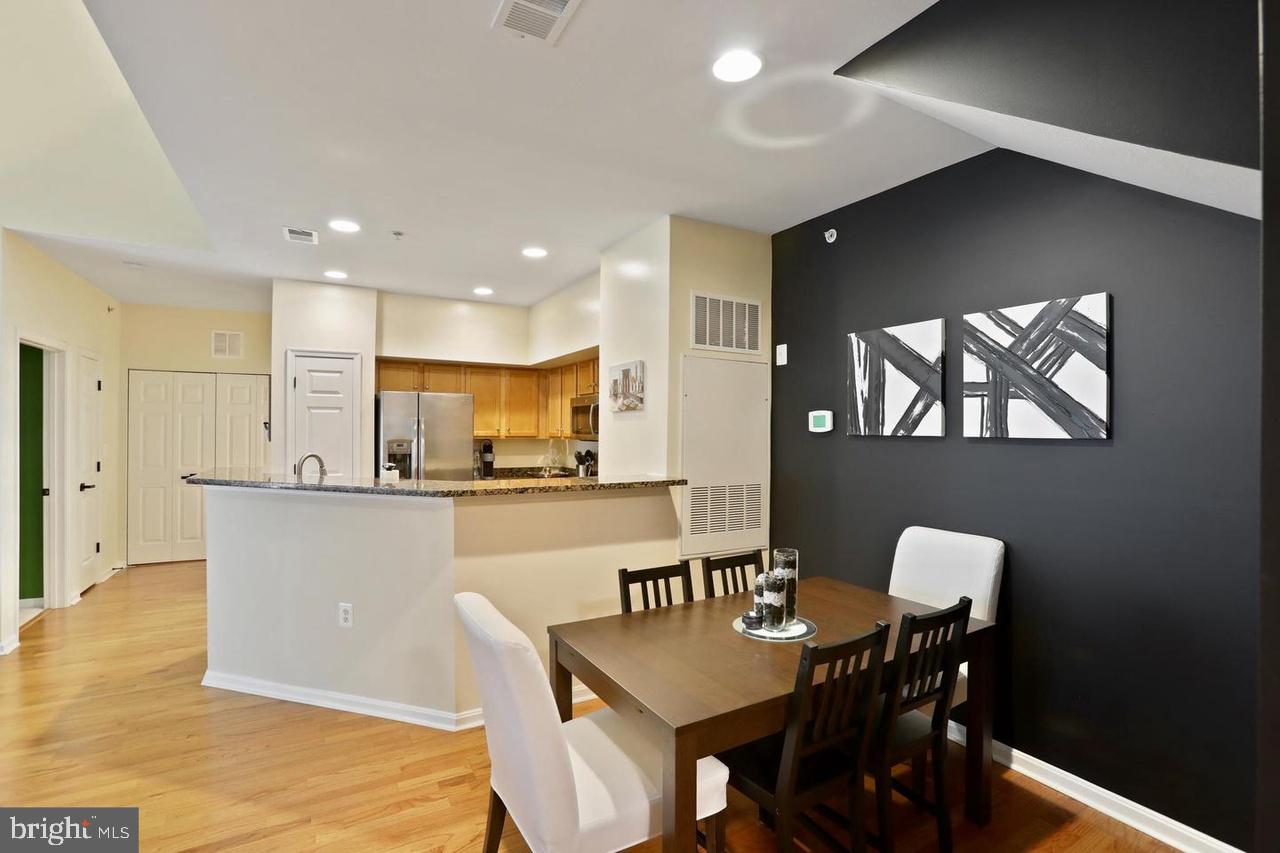 5142 Brittney Elyse Circle, Unit M Centreville, VA 20120 - Photo 4 of 13