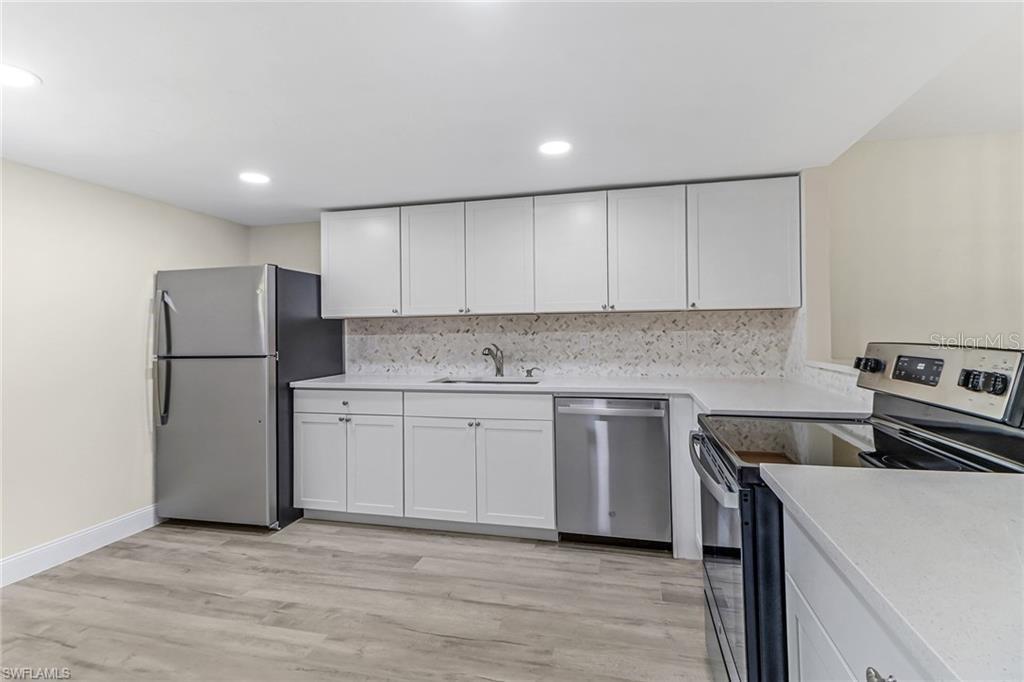 16590 Partridge Place Road, Unit 102 Fort Myers, FL 33908 - Photo 6 of 41