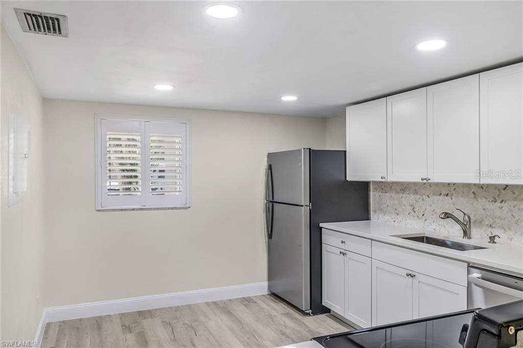 16590 Partridge Place Road, Unit 102 Fort Myers, FL 33908 - Photo 7 of 41