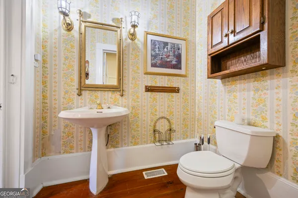 $899,000 | 1091 East Peachtree Avenue, Woodville, GA 30669