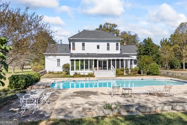 $899,000 | 1091 East Peachtree Avenue, Woodville, GA 30669