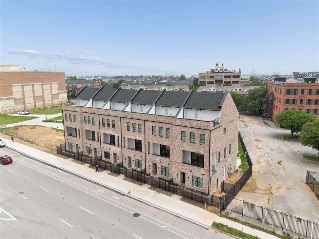 2401 Canton Street, Unit 1005 Dallas, TX 75201 - Photo 3 of 40