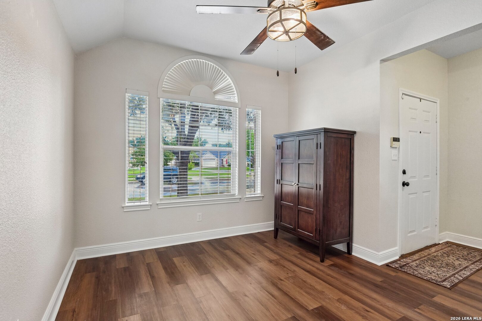 8311 Copperglen Converse, TX 78109 - Photo 6 of 48