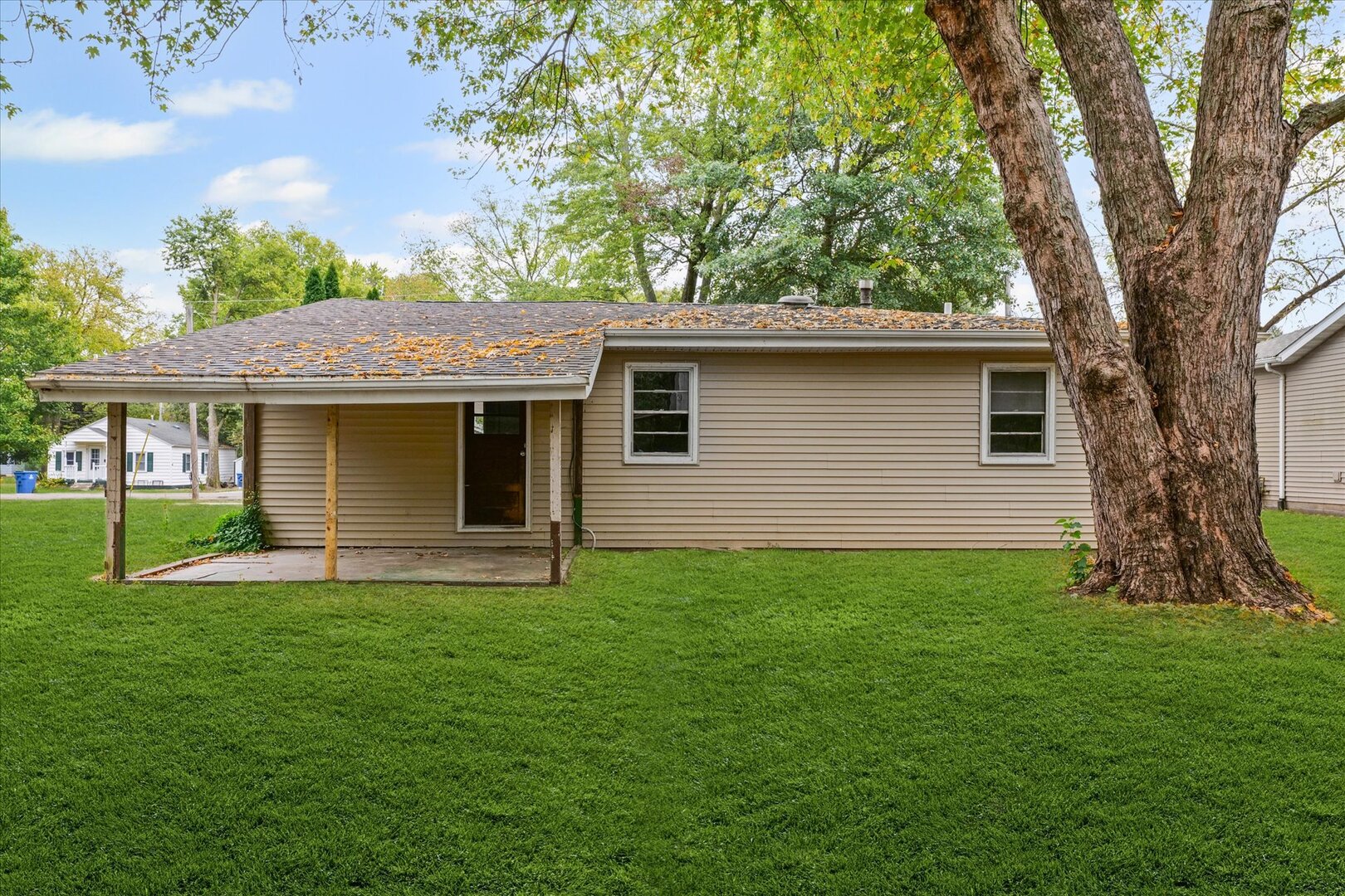 842 North Walnut Street Monticello, IL 61856 - Photo 26 of 33 a view of a house with a yard