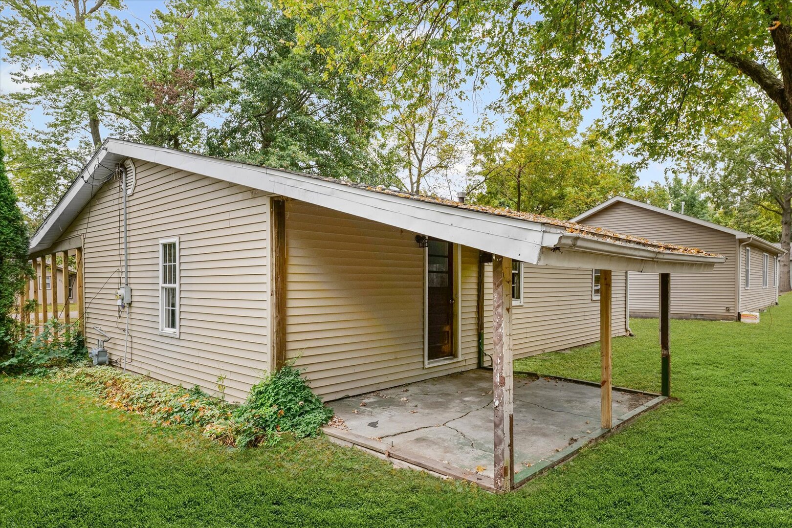842 North Walnut Street Monticello, IL 61856 - Photo 28 of 33 a view of a house with a yard