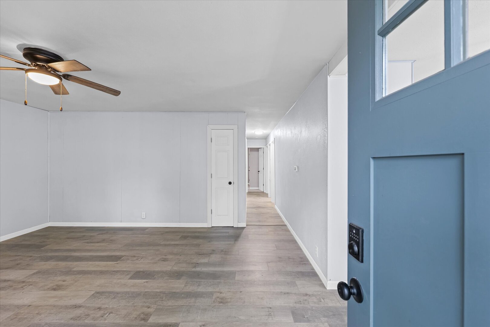 842 North Walnut Street Monticello, IL 61856 - Photo 4 of 33 a view of a hallway with wooden floor