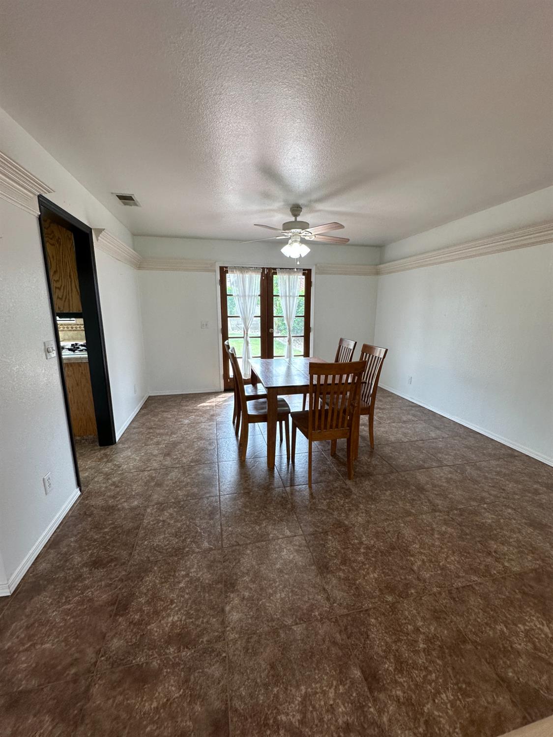 3040 Boulder Avenue Madera, CA 93637 - Photo 4 of 31