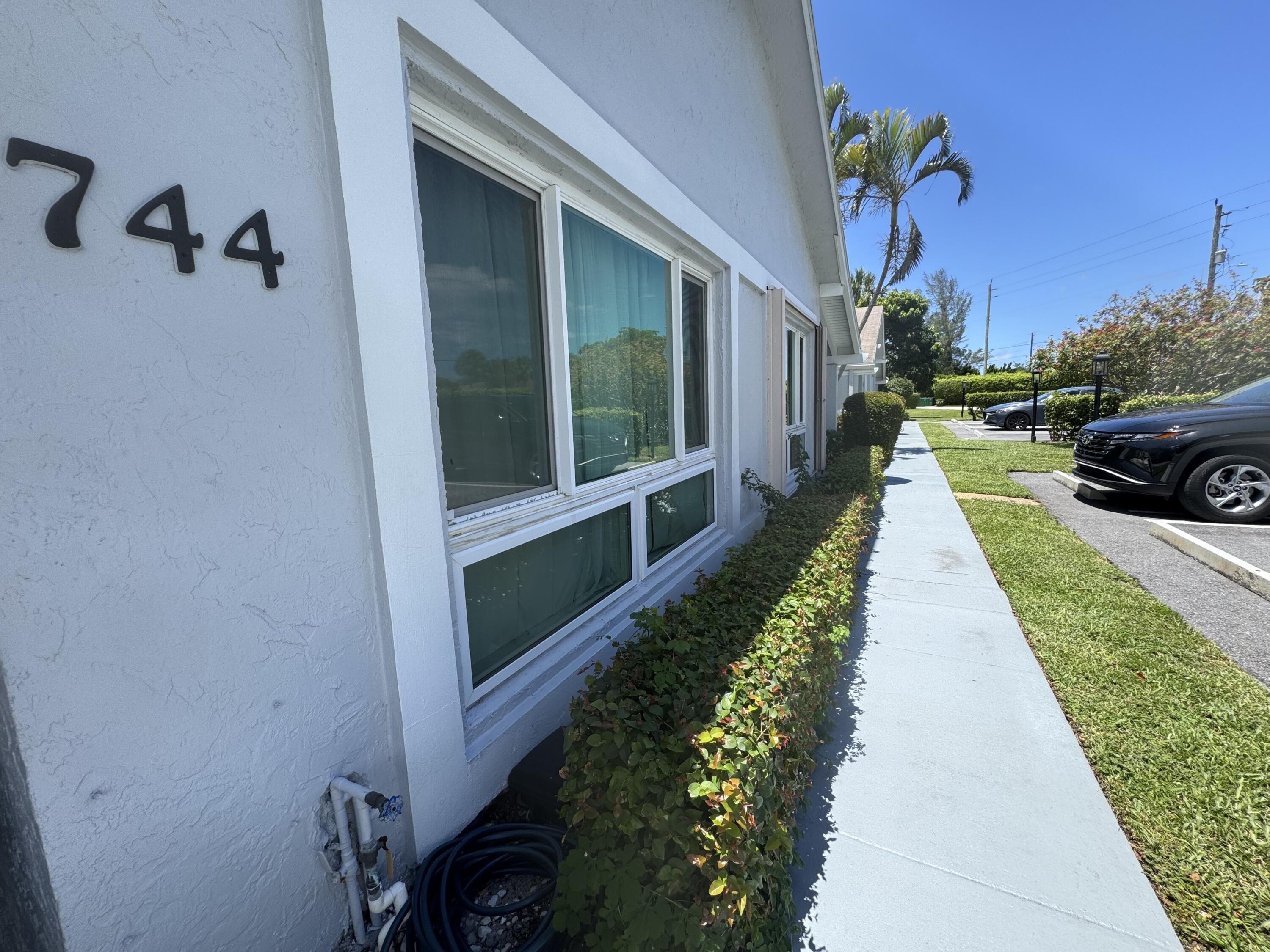 744 Lago Road, Unit 1F Delray Beach, FL 33445 - Photo 3 of 25 IMG_1348
