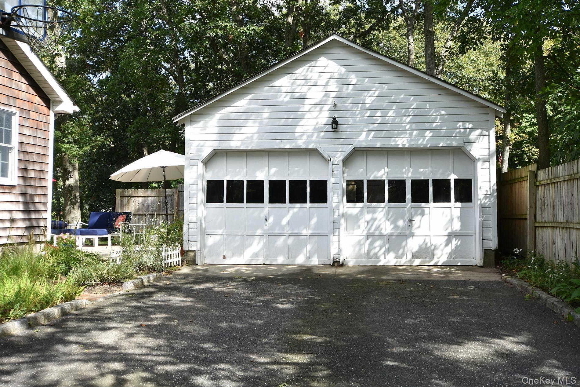 11 Urbans Road Sound Beach, NY 11789 - Photo 4 of 37 Gallery Image 4