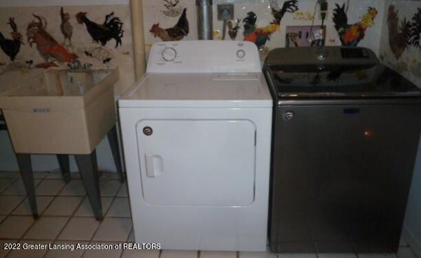 8654 Babcock Road Bellevue, MI 49021 - Photo 34 of 71 Washer Dryer