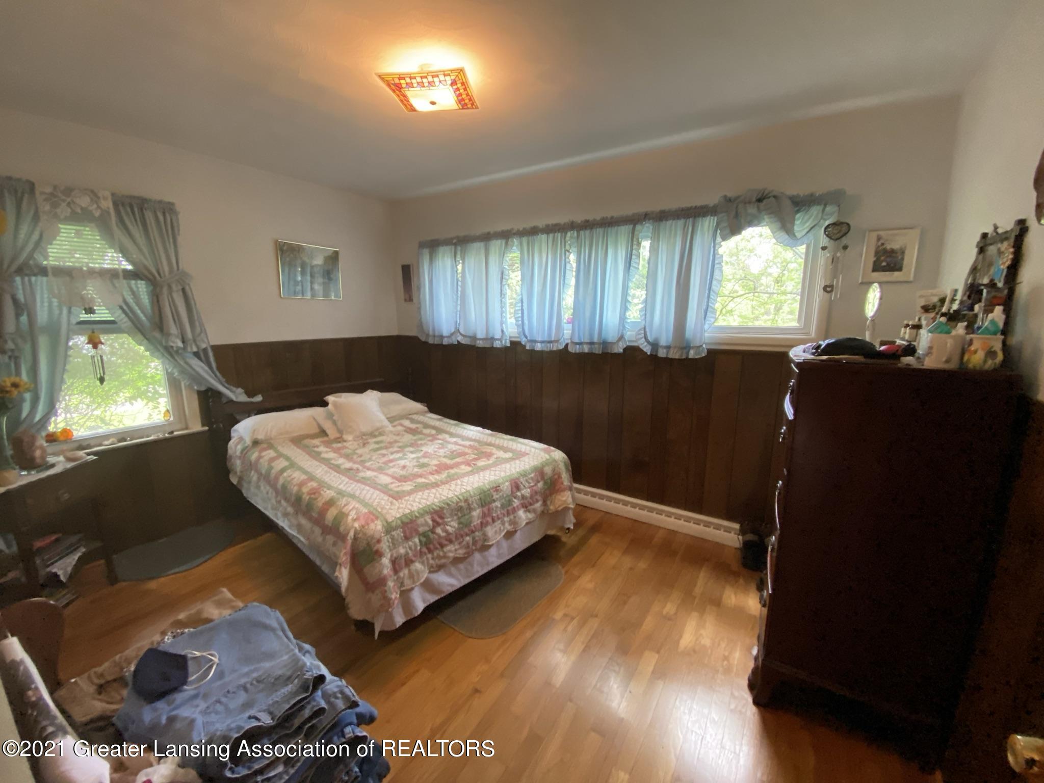 1467 East State Road Lansing, MI 48906 - Photo 17 of 35 IMG_5678
