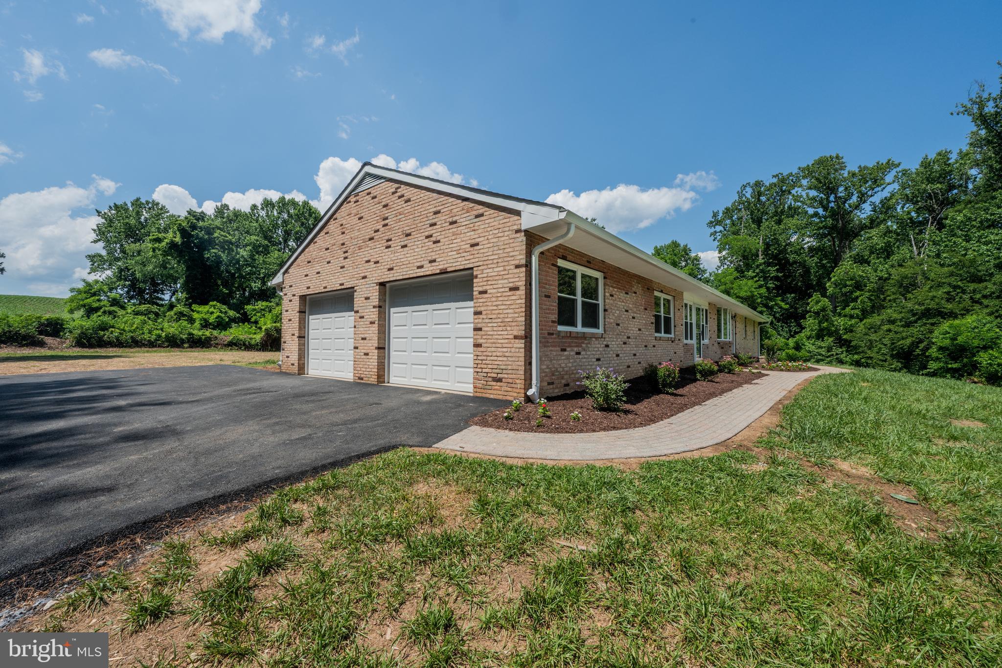 12700 Harford Road Hydes, MD 21082 - Photo 41 of 61 Side Entry Garage