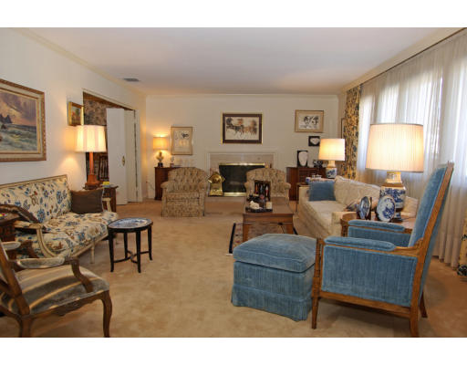 31 Sevland Road Newton, MA 02459 - Photo 3 of 10