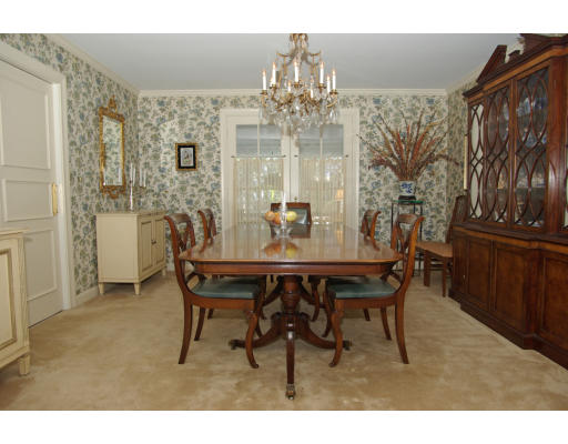31 Sevland Road Newton, MA 02459 - Photo 4 of 10