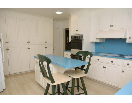 31 Sevland Road Newton, MA 02459 - Photo 6 of 10