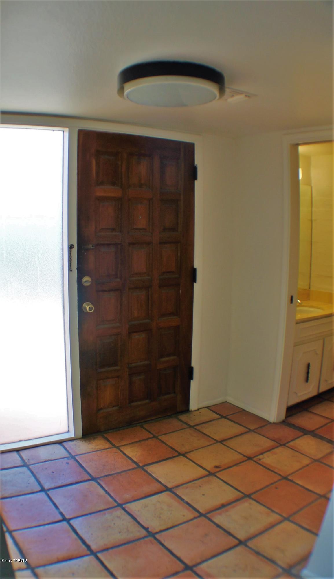 1345 East Fort Lowell Road, Unit B Tucson, AZ 85719 - Photo 2 of 14 Gallery Image 2