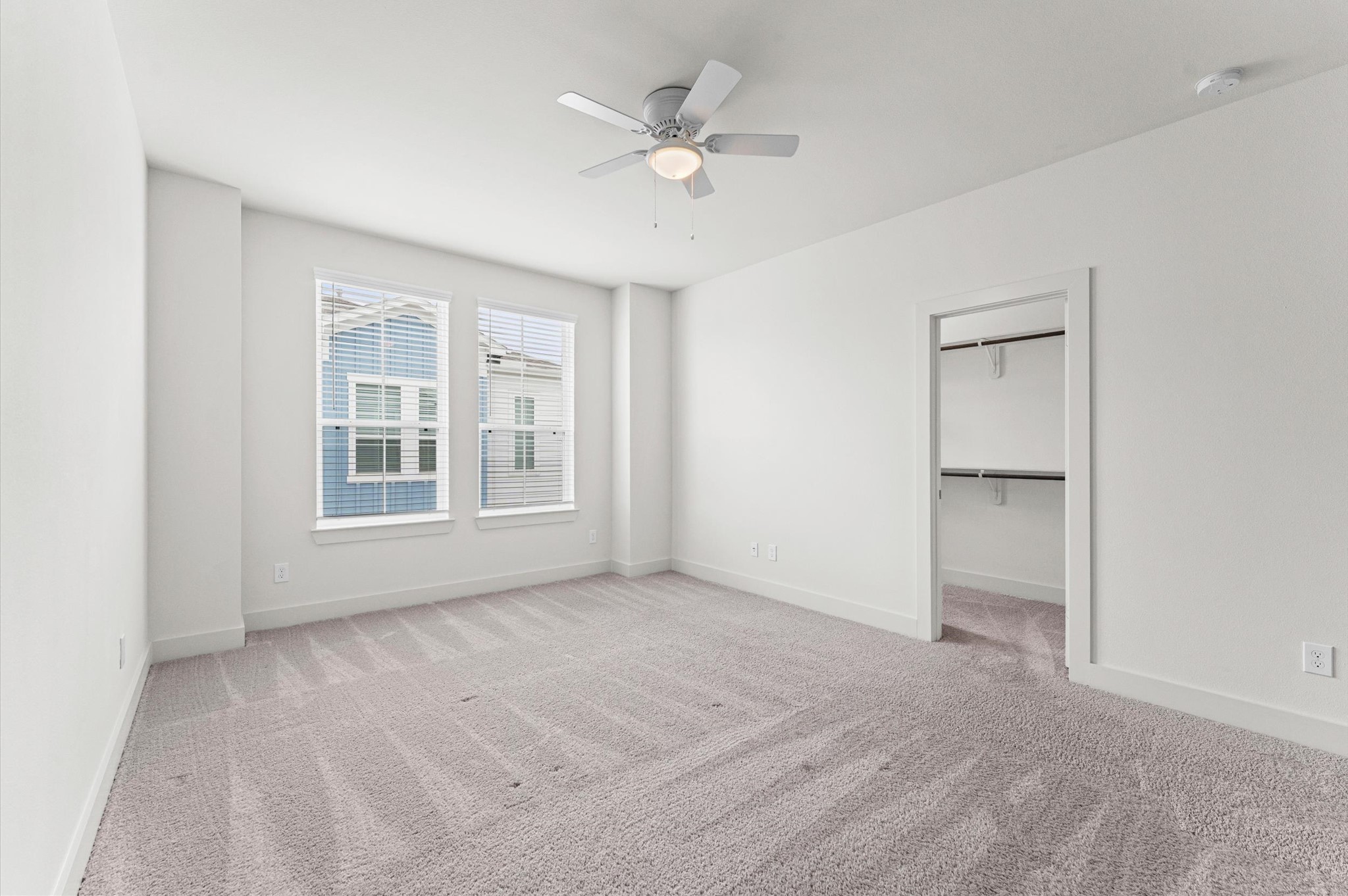 4163 Griggs Road Houston, TX 77021 - Photo 12 of 20 Primary bedroom includes direct access to an spacious walk-in closet.