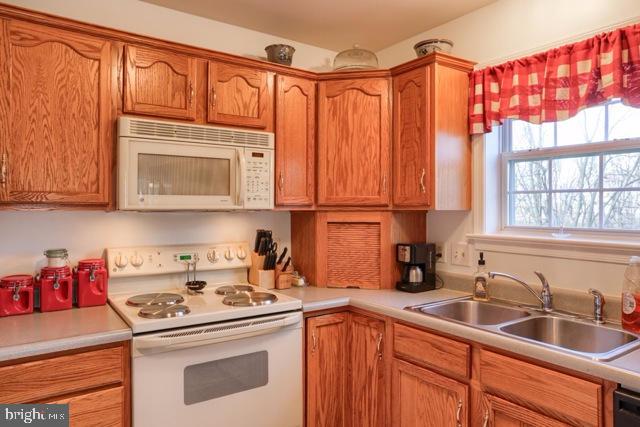1689 Pioneer Road Lancaster, PA 17602 - Photo 11 of 31 Gallery Image 11