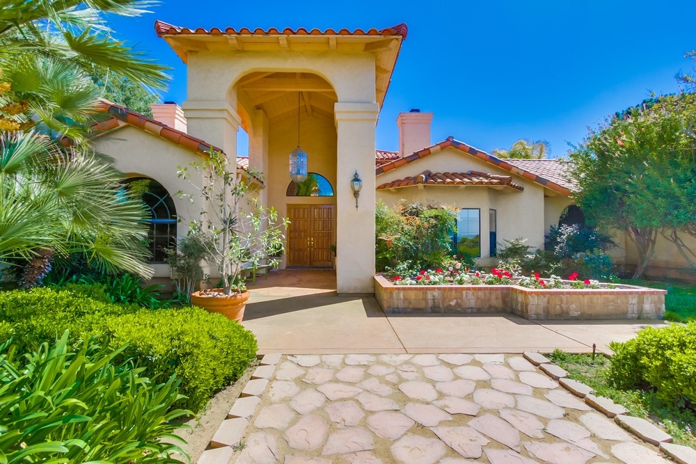 16055 Martincoit Road Poway, CA 92064 - Photo 4 of 25