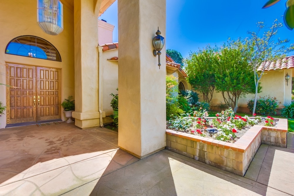 16055 Martincoit Road Poway, CA 92064 - Photo 5 of 25