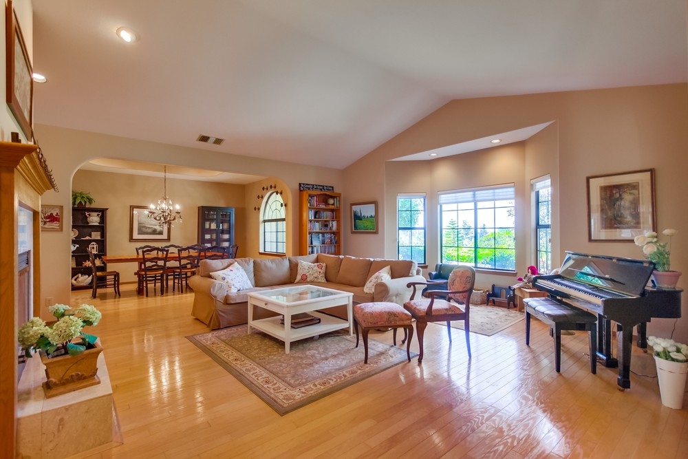 16055 Martincoit Road Poway, CA 92064 - Photo 6 of 25