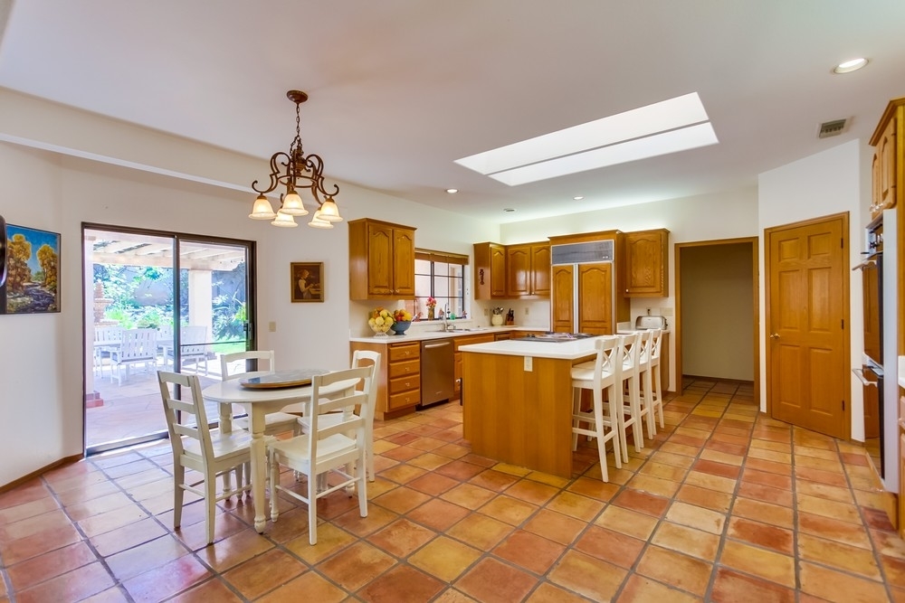 16055 Martincoit Road Poway, CA 92064 - Photo 10 of 25