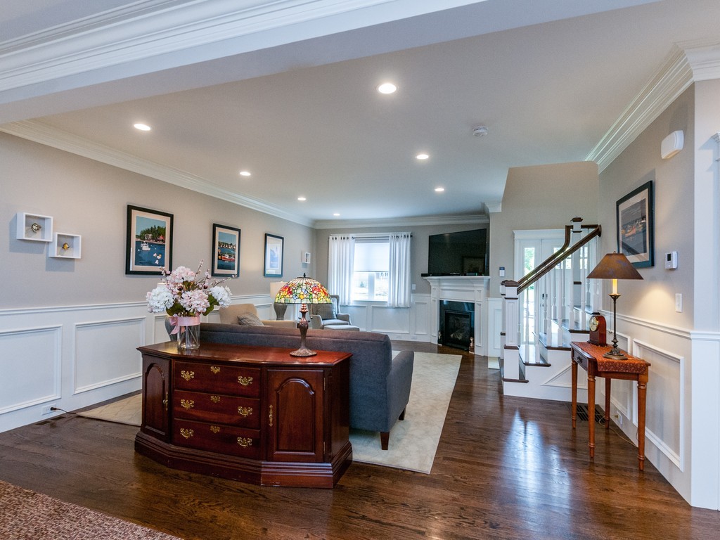 15 Margaret Road, Unit 1 Newton, MA 02461 - Photo 5 of 30