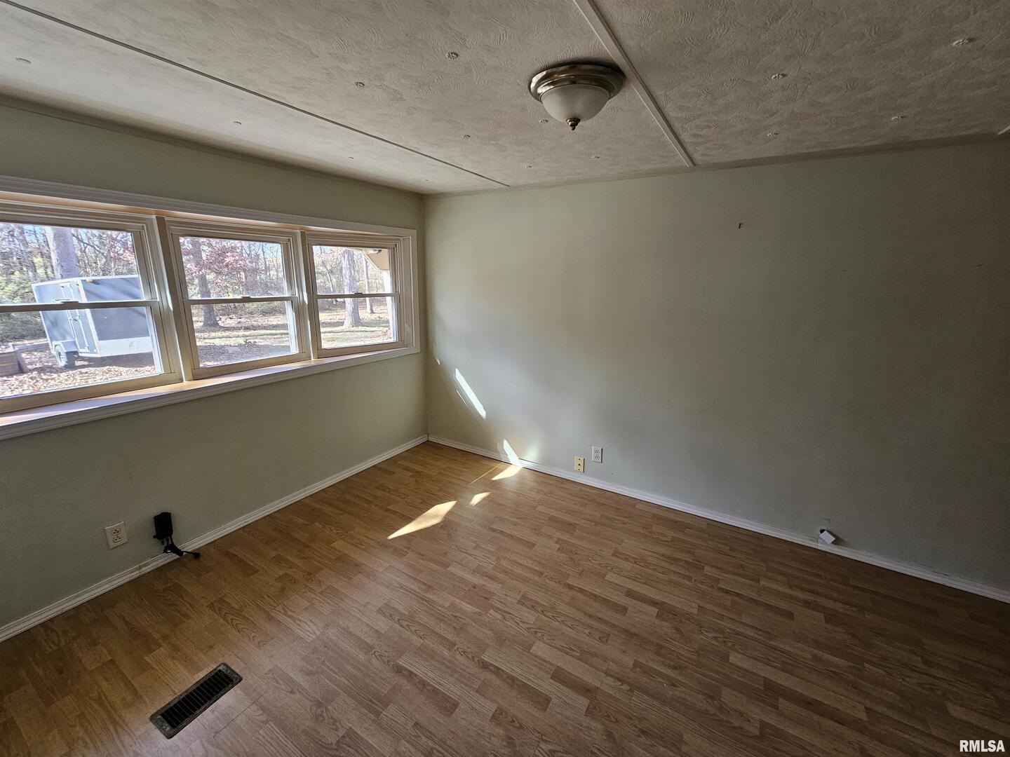 4248 Church Road Salem, IL 62881 - Photo 21 of 57