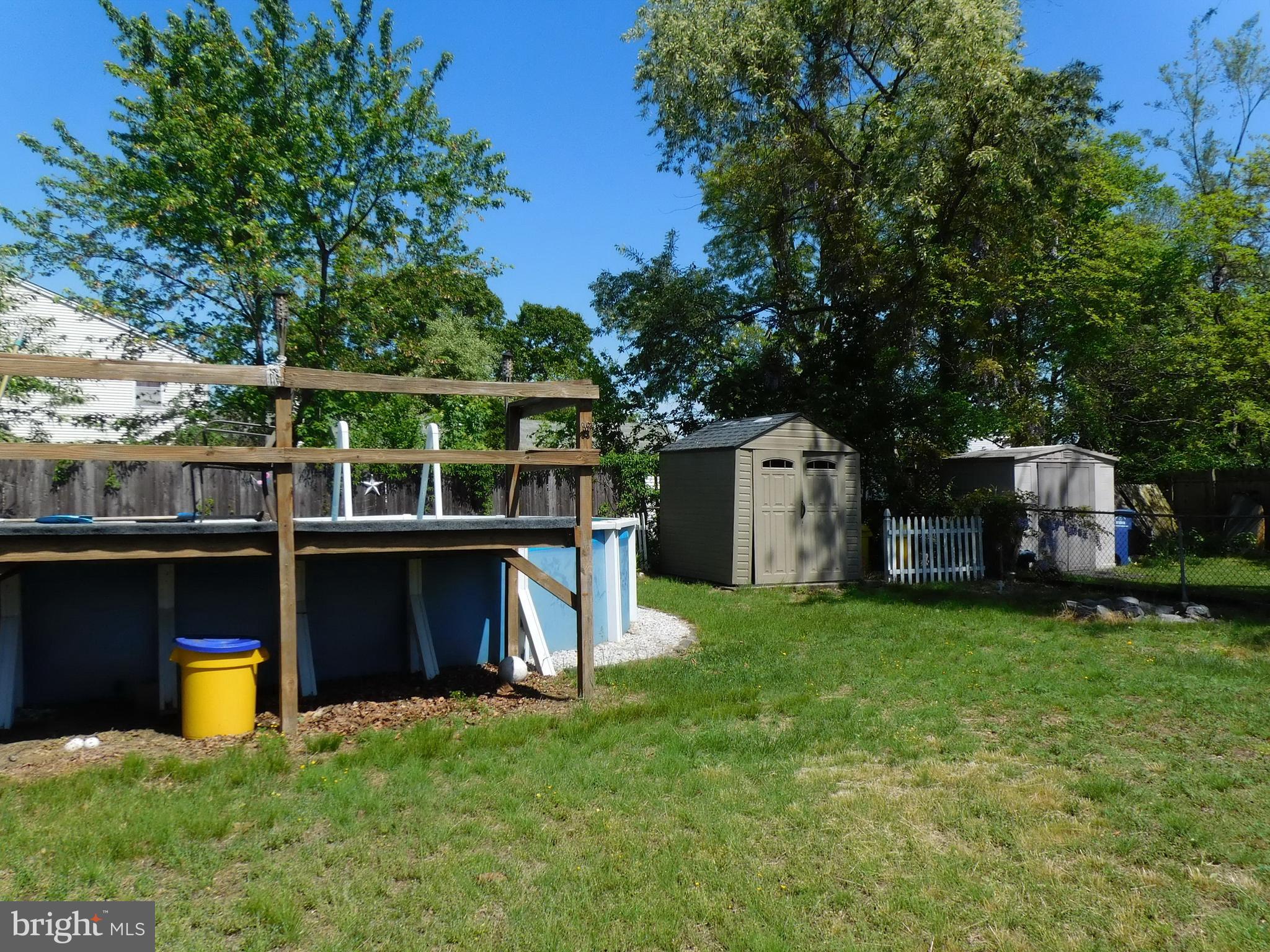 511 Heulings Avenue Riverside, NJ 08075 - Photo 36 of 39 pool deck