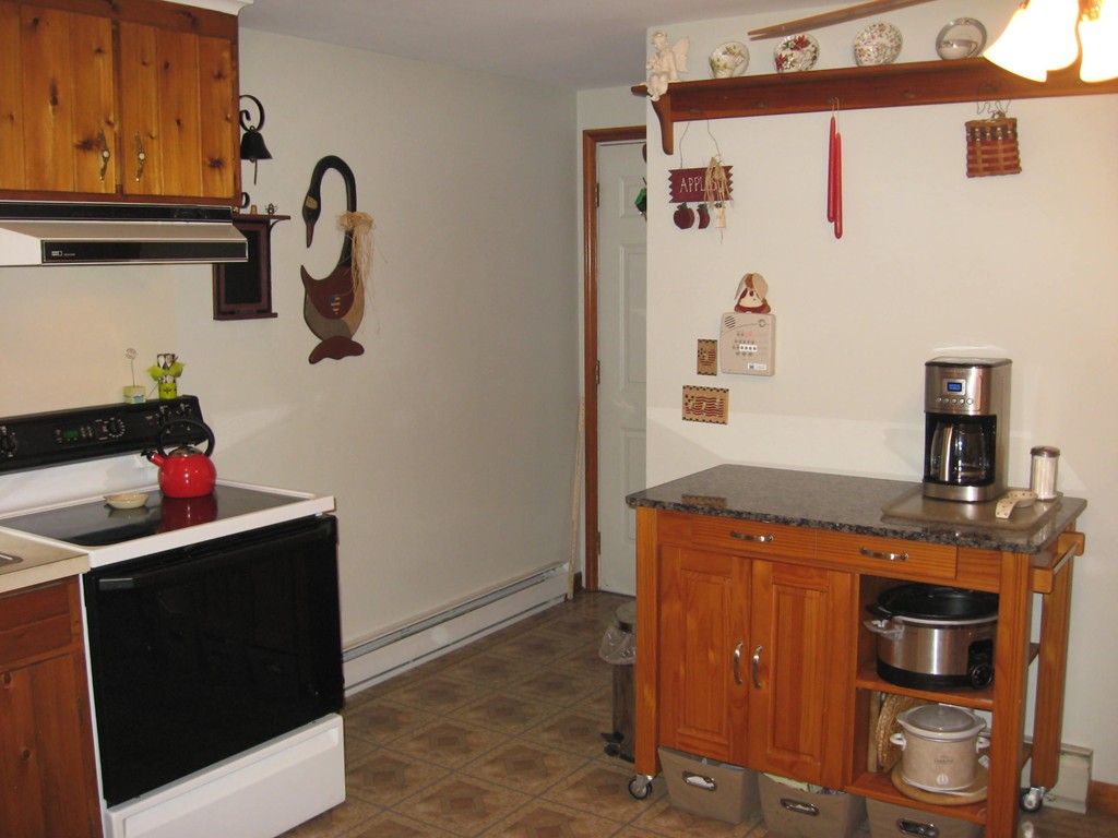 36 Holly Hill Road Springfield, MA 01119 - Photo 15 of 24 Gallery Image 15