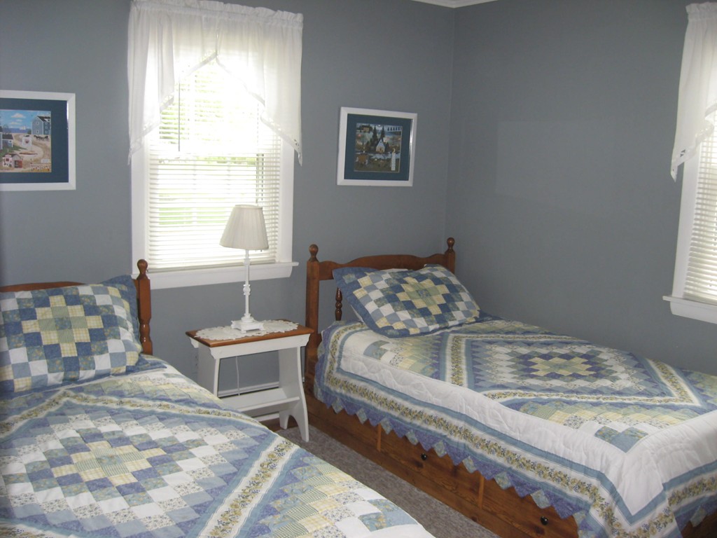 36 Holly Hill Road Springfield, MA 01119 - Photo 20 of 24 Gallery Image 20