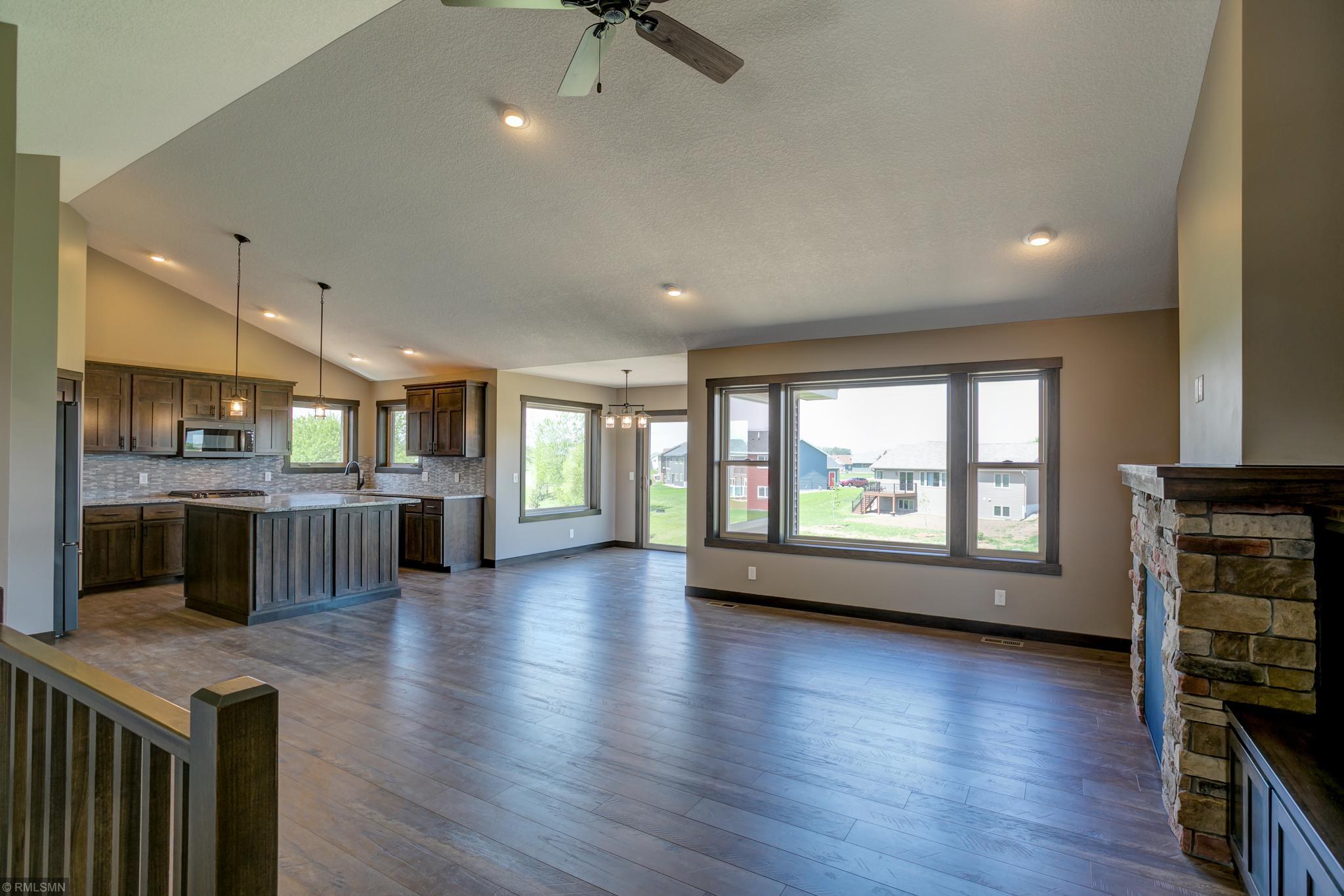 514 Prairie Road New Richmond, WI 54017 - Photo 3 of 39 Gallery Image 3