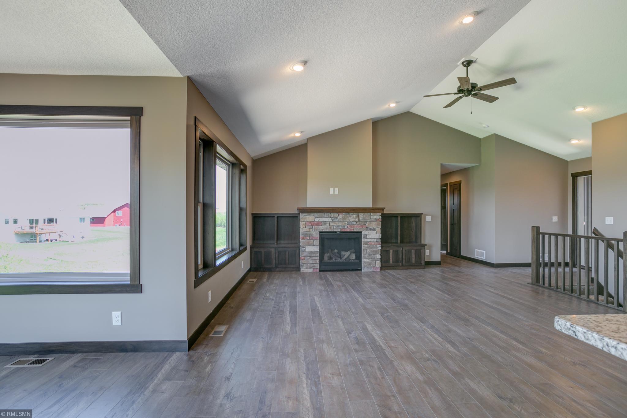 514 Prairie Road New Richmond, WI 54017 - Photo 5 of 39 Gallery Image 5