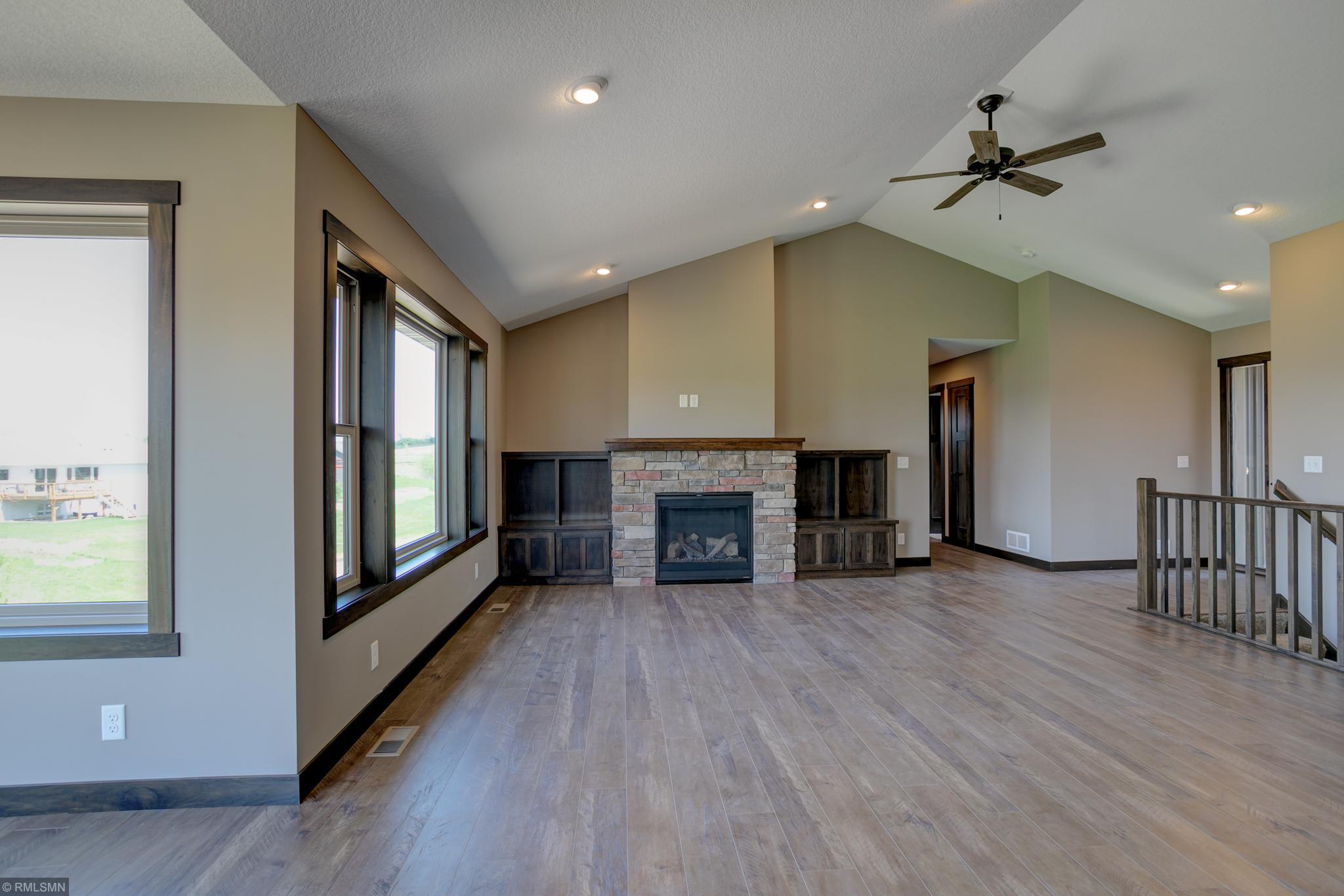 514 Prairie Road New Richmond, WI 54017 - Photo 7 of 39 Gallery Image 7