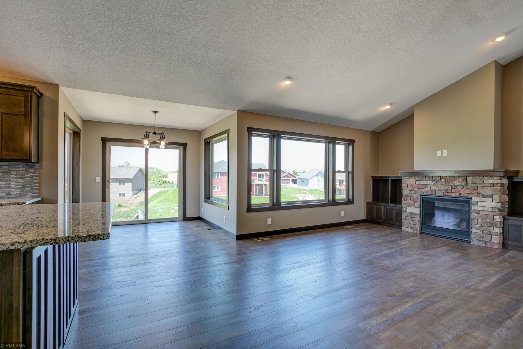 514 Prairie Road New Richmond, WI 54017 - Photo 8 of 39 Gallery Image 8