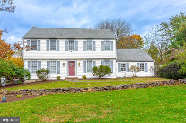$835,000 | 21 Woods End Drive, Doylestown, PA 18902